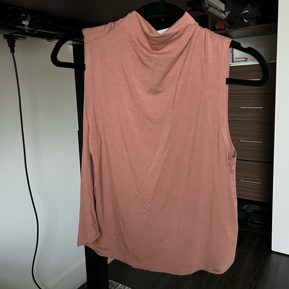 Aritzia Babaton Vince Top